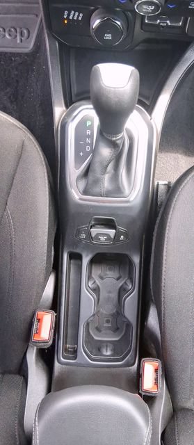 Used 2023 Jeep Renegade Latitude AWD/4WD image 13