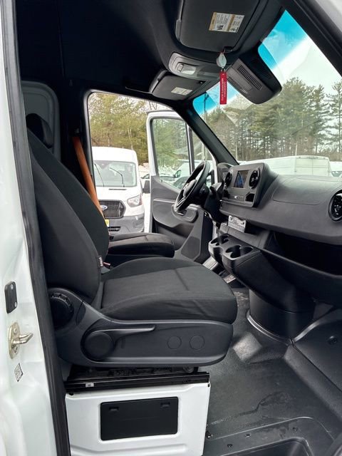 Used 2023 Mercedes-Benz Sprinter 2500 image 22