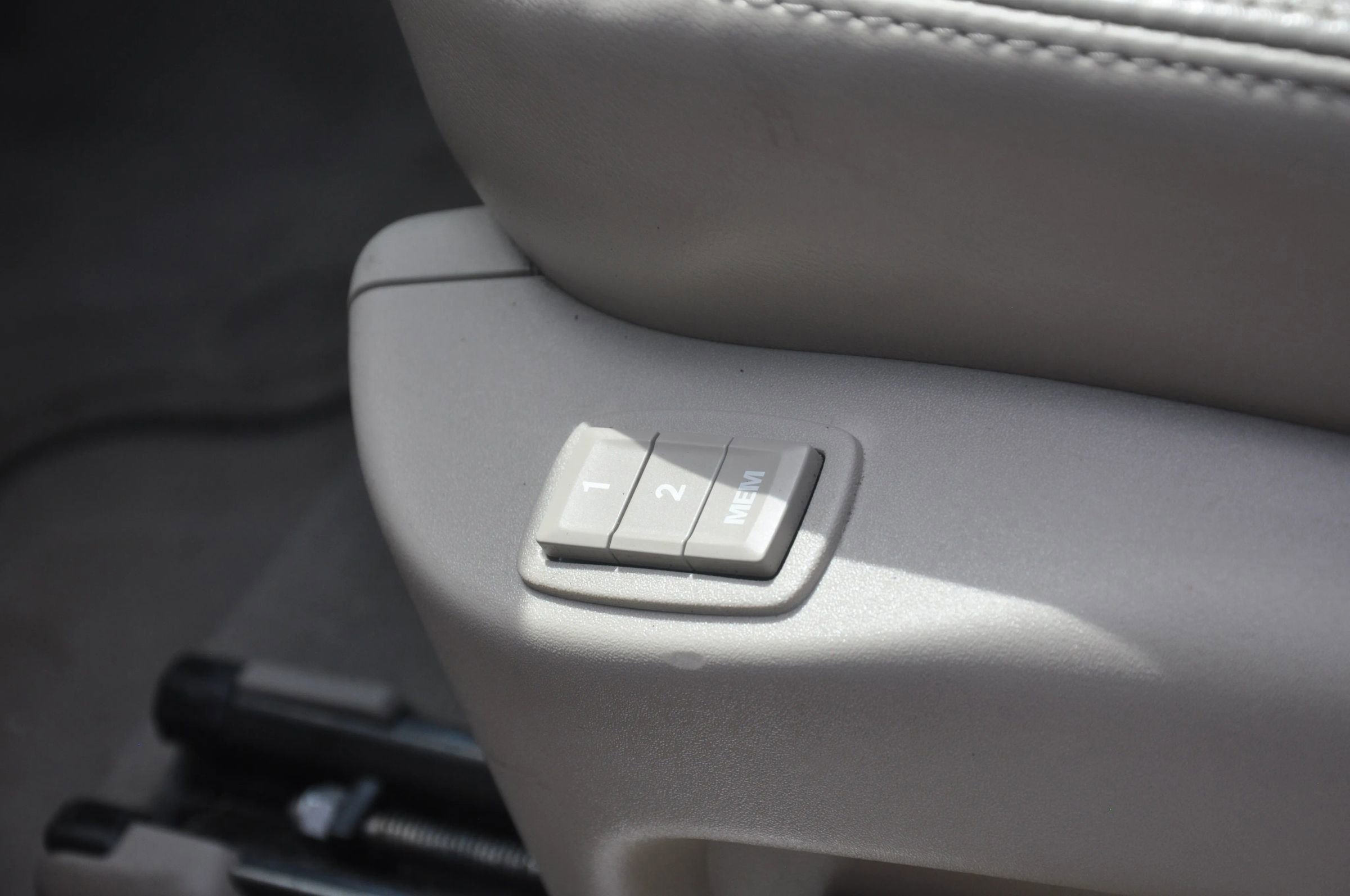 Used 2010 Cadillac SRX Premium image 27