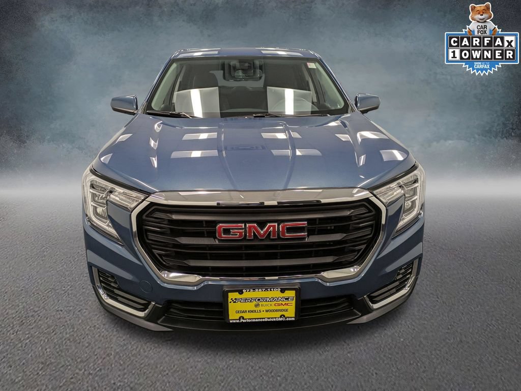 Used 2024 GMC Terrain SLE FWD image 2