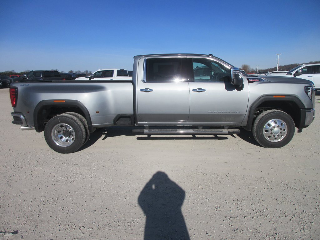 New 2026 GMC Sierra 3500 SLT w/ SLT Premium Package image 3