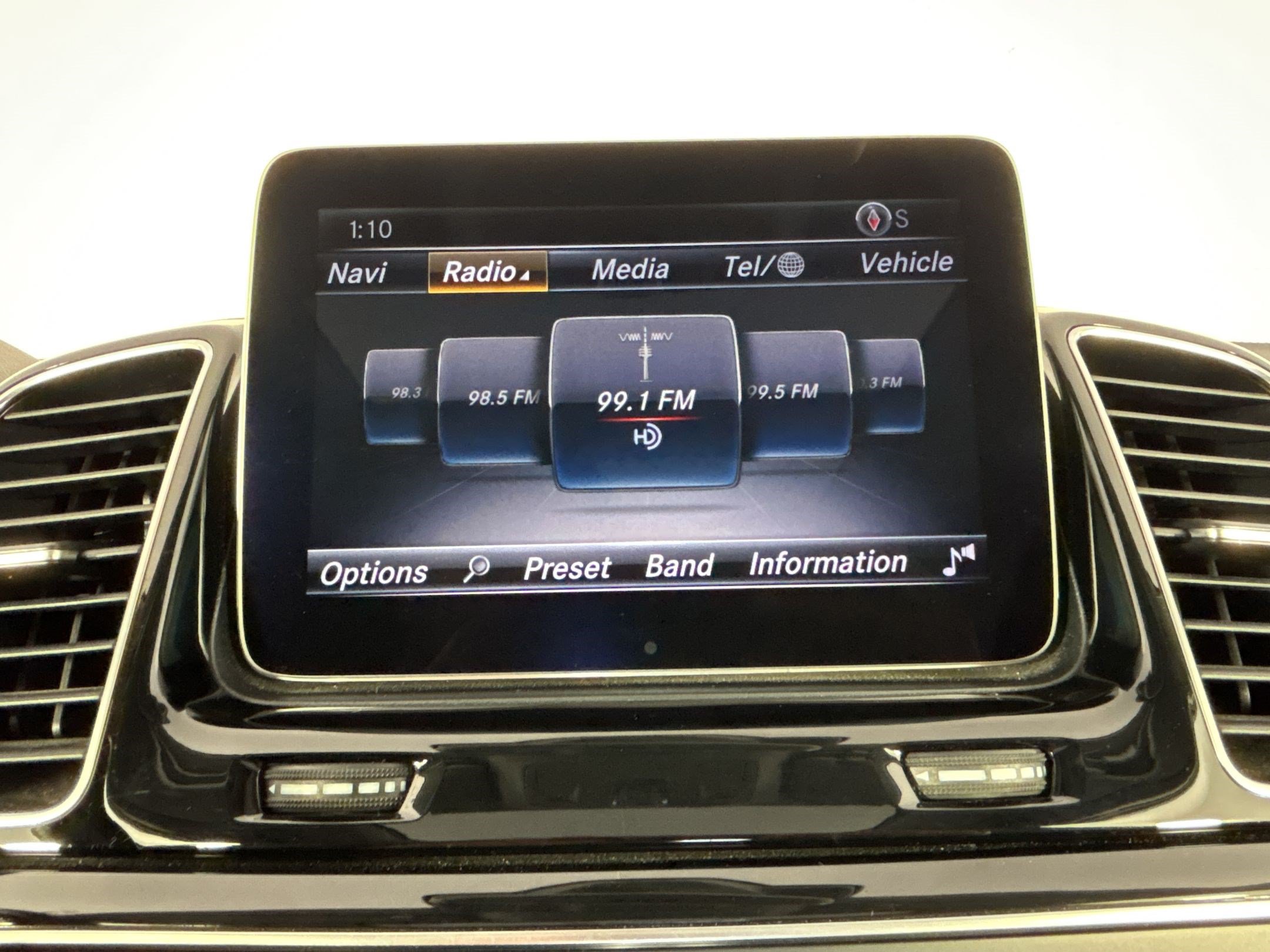Used 2018 Mercedes-Benz GLS 550 4MATIC image 22