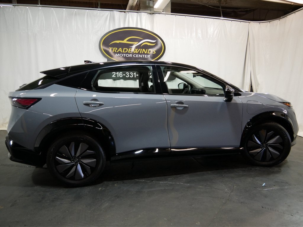 Used 2024 Nissan Ariya AWD image 3