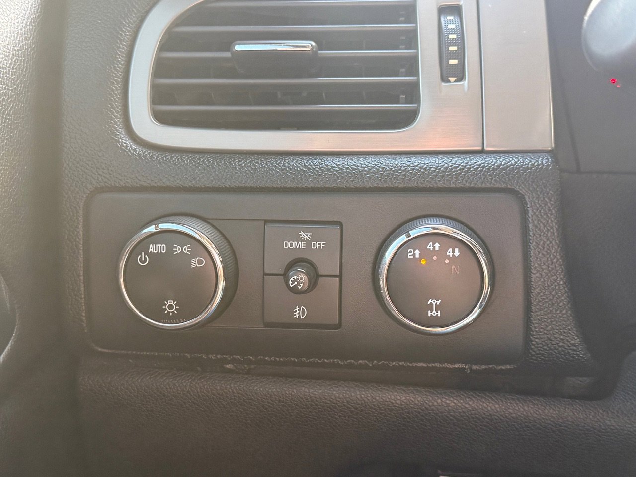 Used 2012 Chevrolet Silverado 2500 LTZ image 29