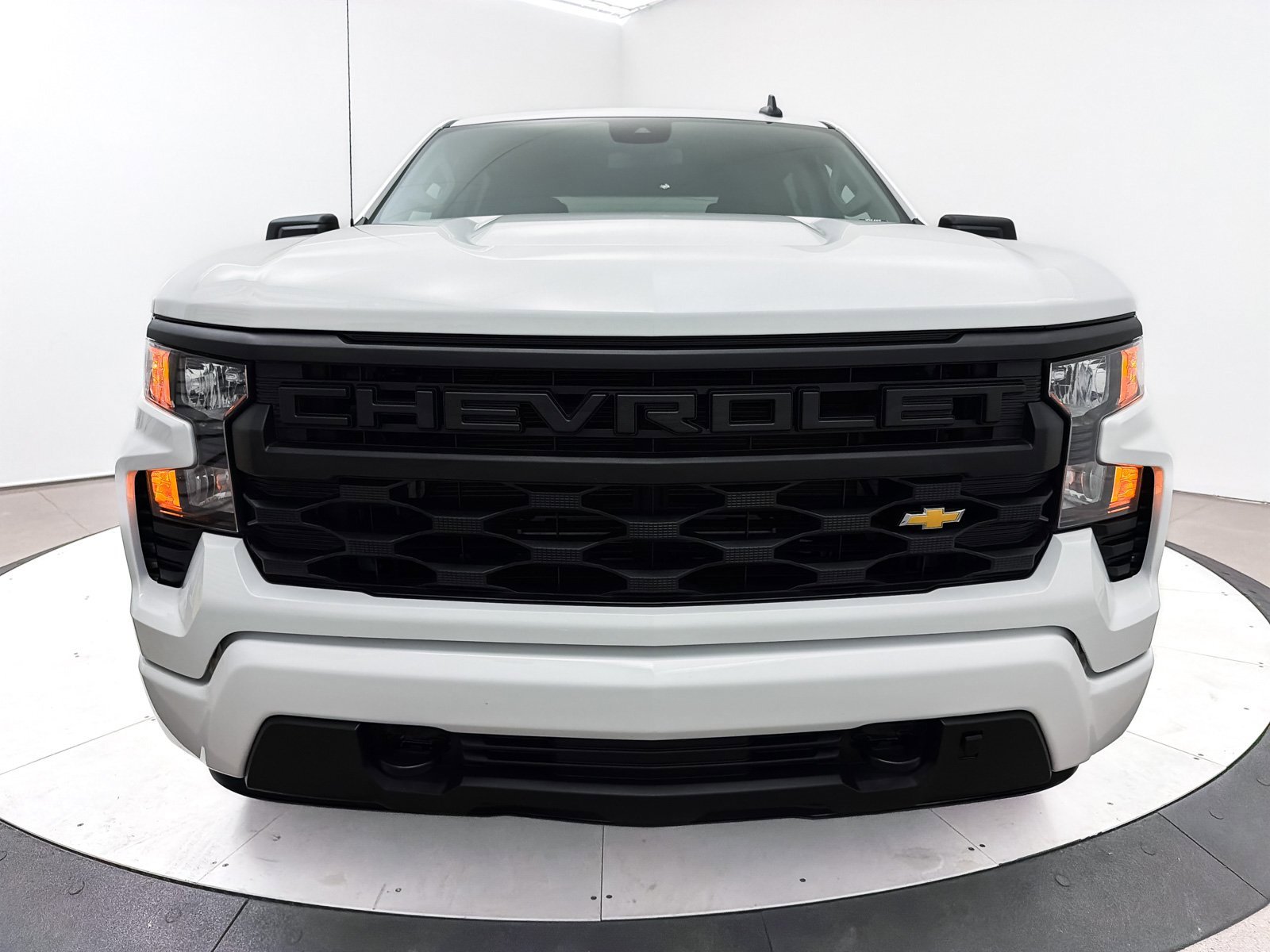 Used 2024 Chevrolet Silverado 1500 Custom image 11