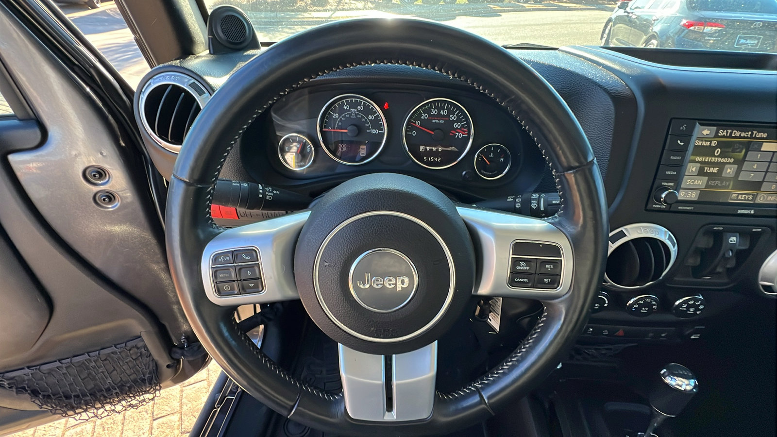 Used 2014 Jeep Wrangler Unlimited Rubicon image 25