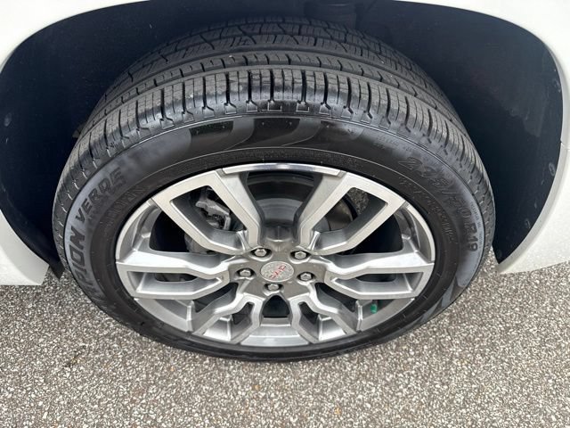 Used 2022 GMC Terrain Denali w/ Denali Premium Package AWD/4WD image 11
