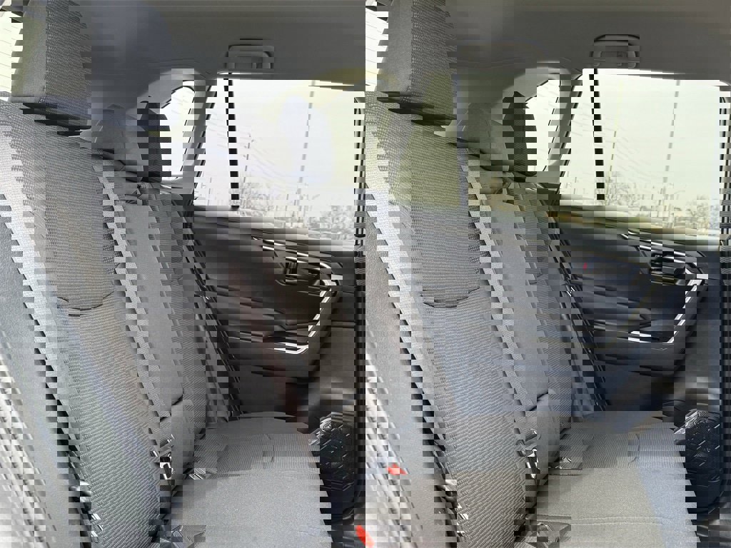 Used 2025 Toyota RAV4 LE image 21