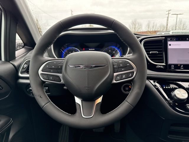 New 2026 Chrysler Pacifica Select AWD/4WD image 14