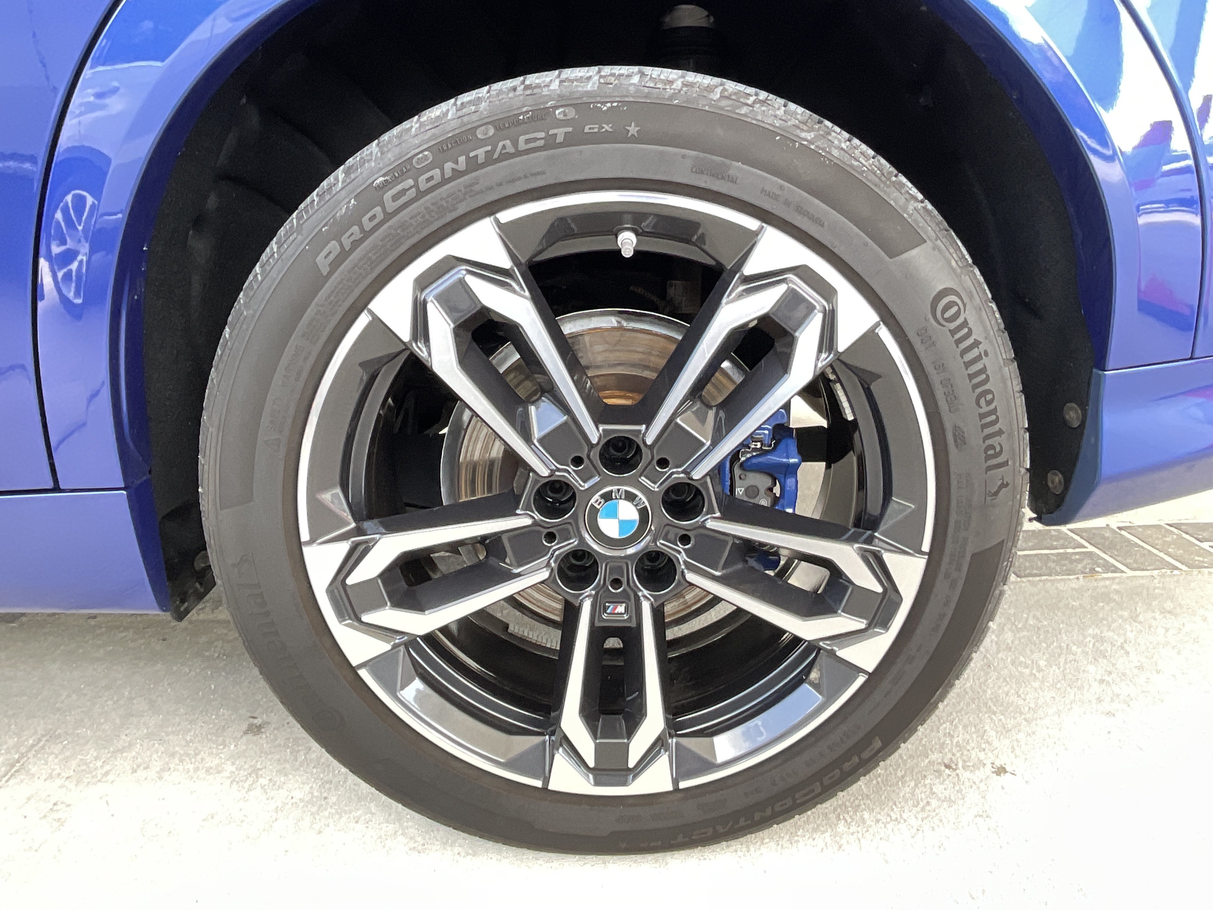 Used 2024 BMW X2 xDrive28i w/ M Sport Package AWD/4WD image 7