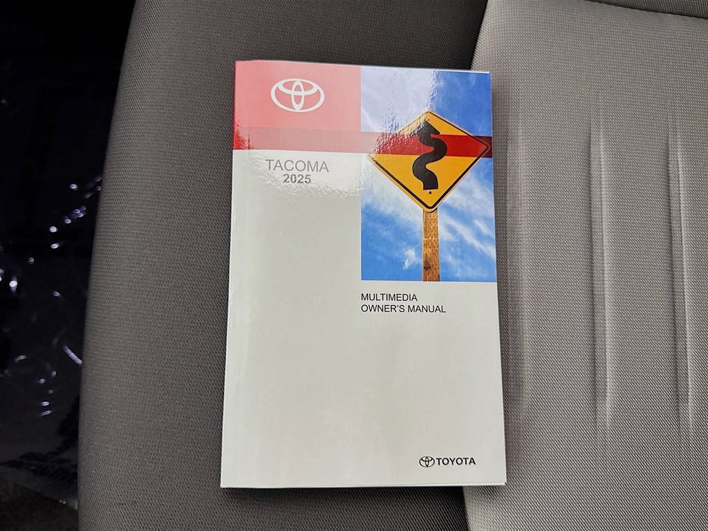 Used 2025 Toyota Tacoma TRD Off-Road image 41