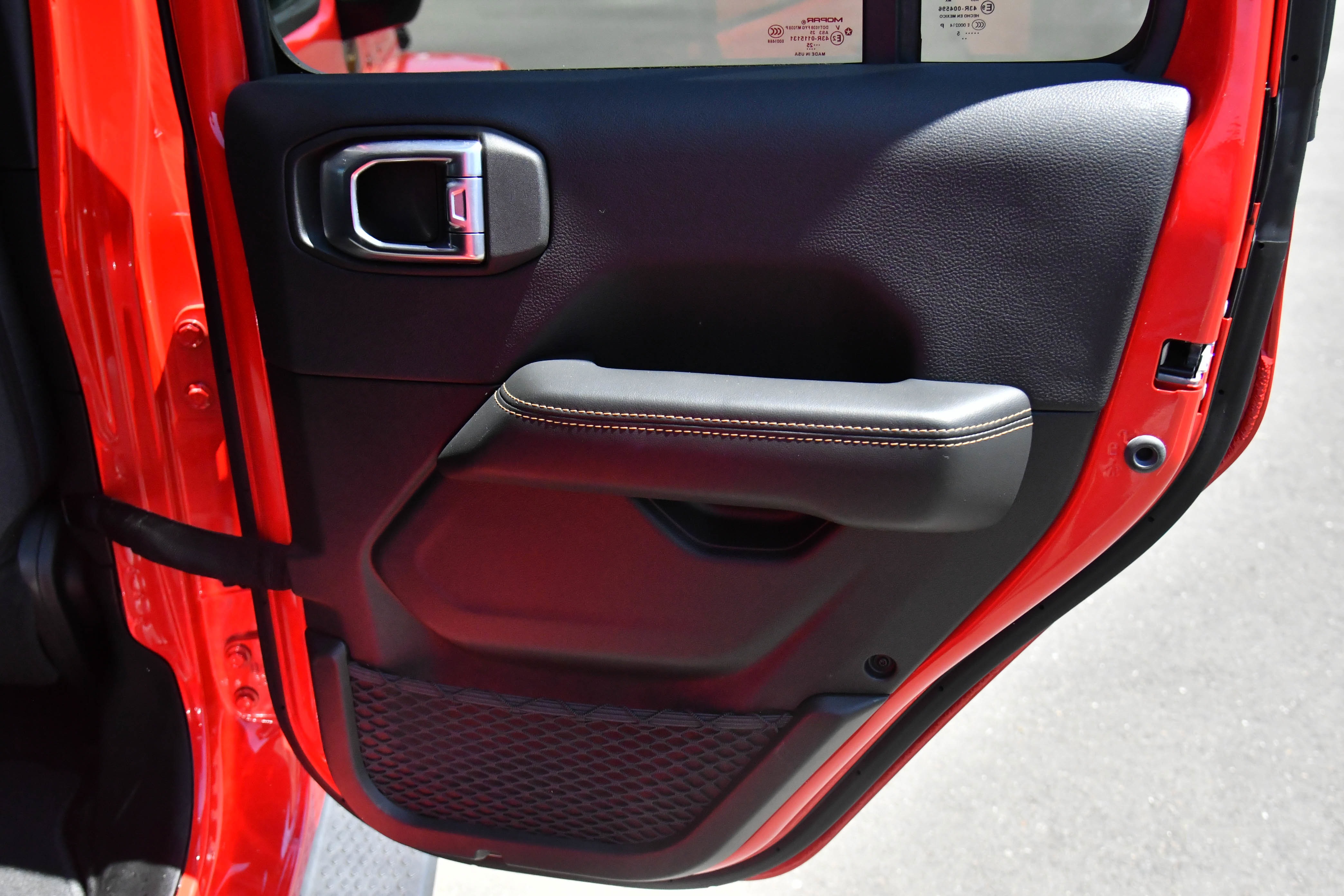 Used 2025 Jeep Wrangler Unlimited Sahara AWD/4WD image 42