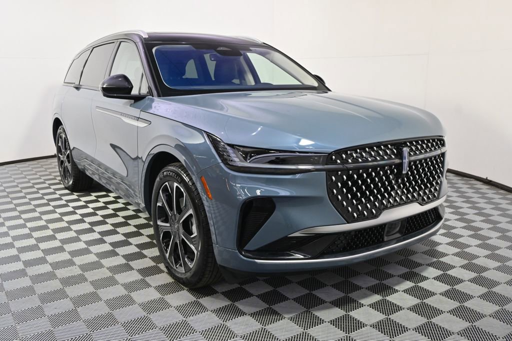 New 2026 Lincoln Nautilus Reserve image 9