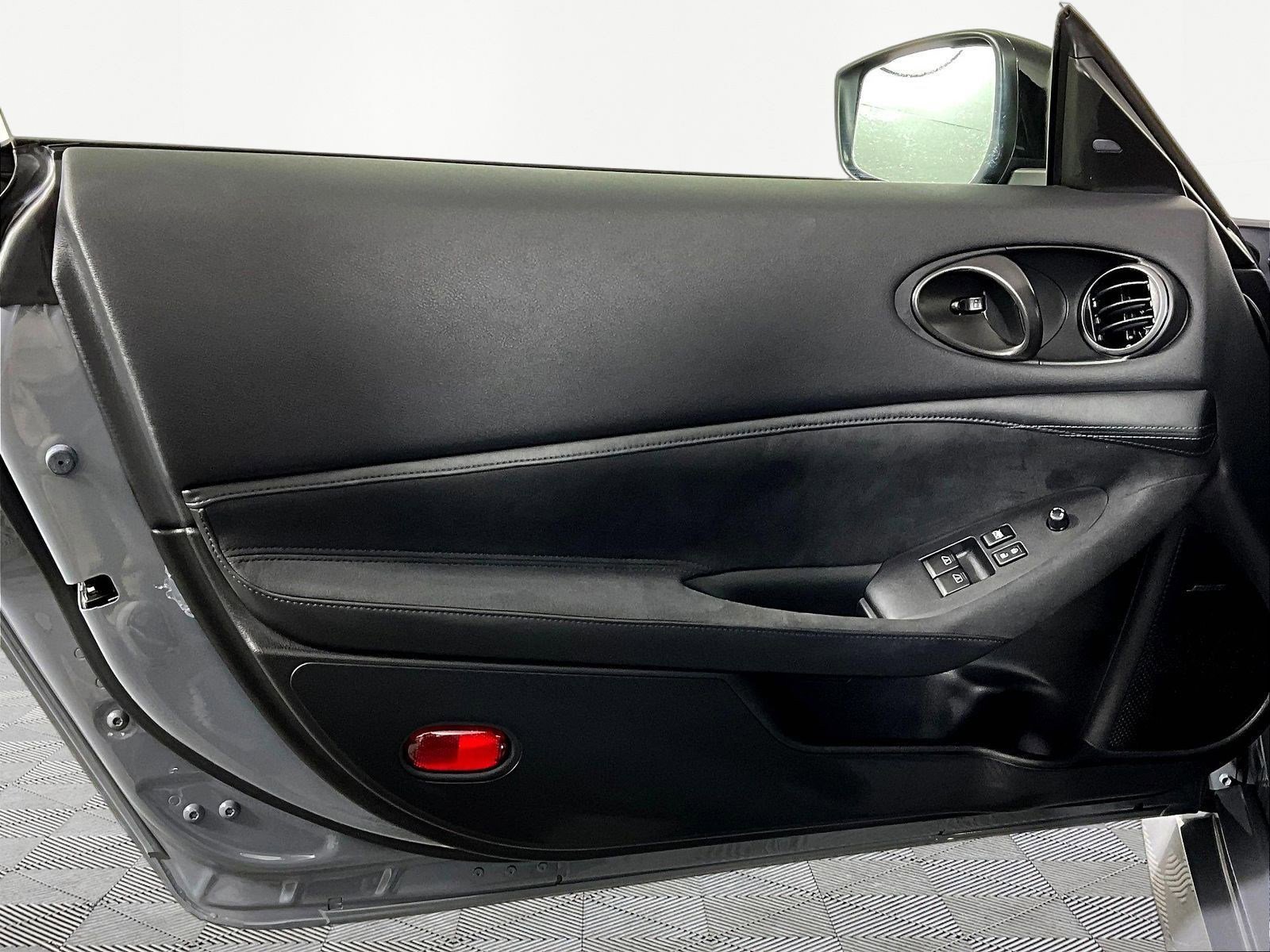 Certified 2024 Nissan Z Performance w/ Floor Mat Package RWD image 19