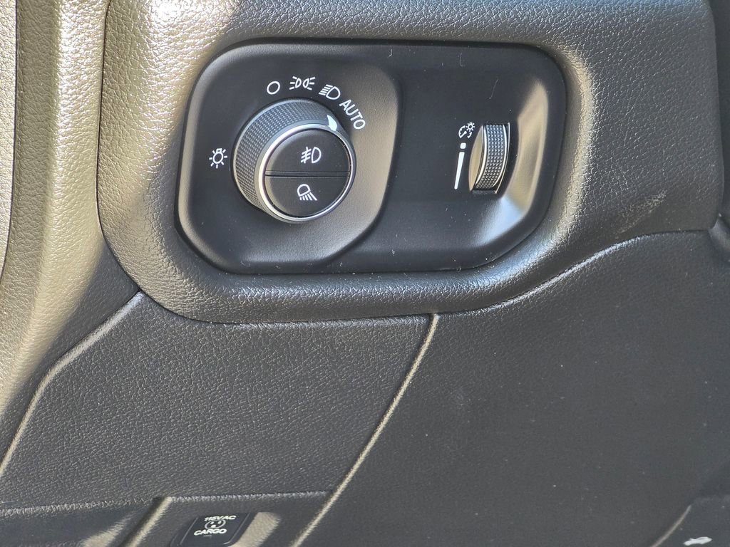 Used 2025 RAM 3500 Tradesman w/ Chrome Appearance Group image 38