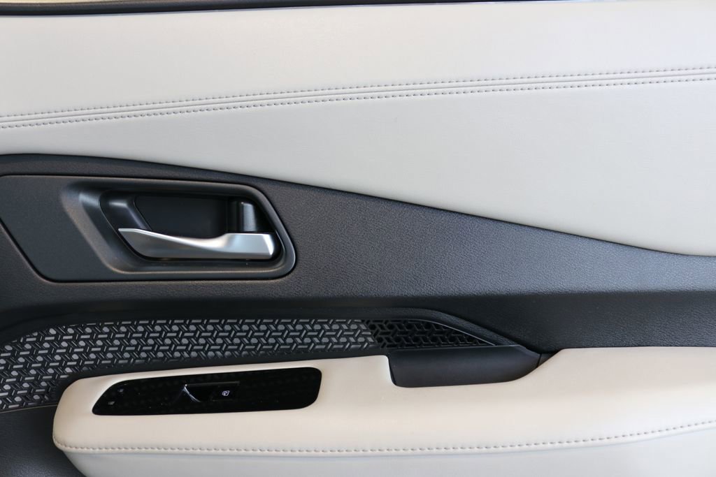 Used 2023 Nissan Ariya AWD image 36