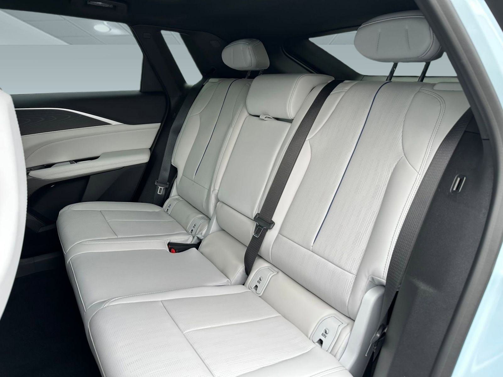 New 2026 Cadillac Lyriq Sport image 31