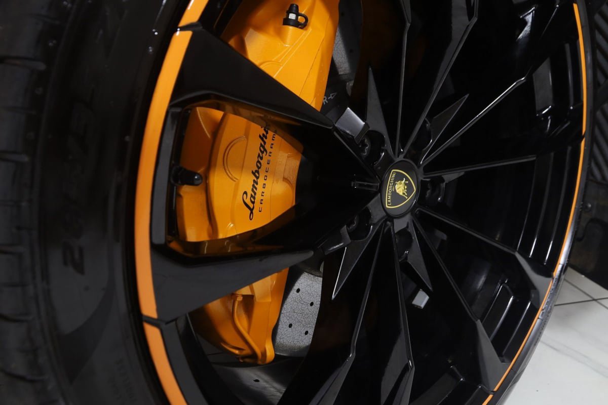 Used 2021 Lamborghini Urus image 23