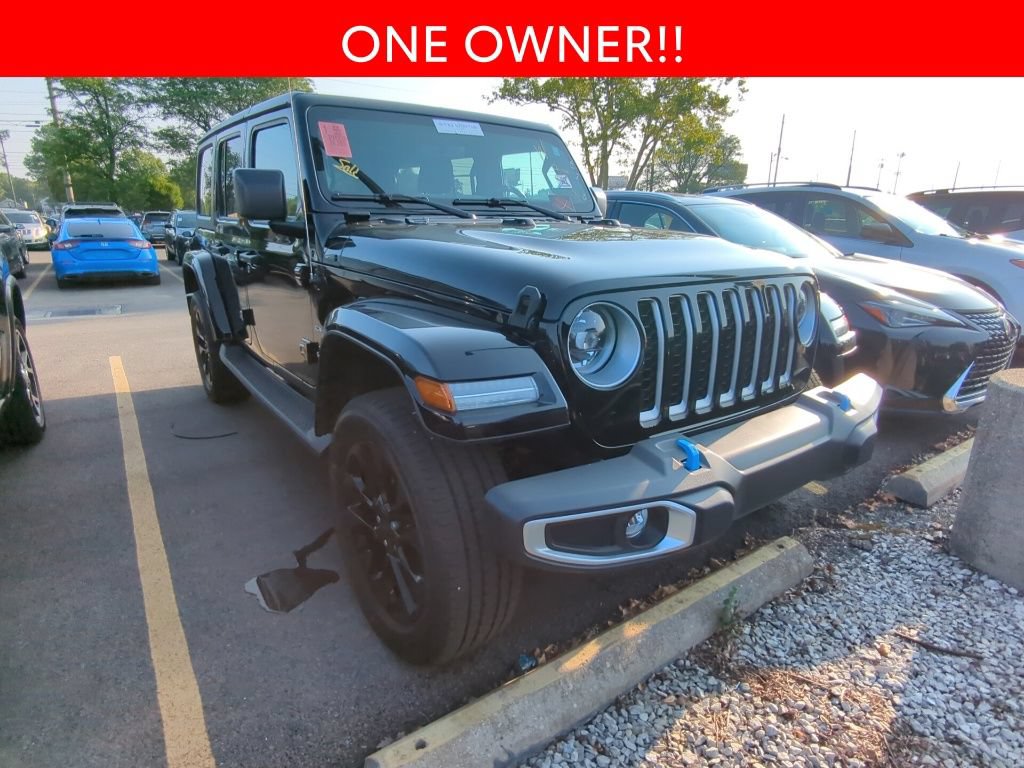 Used 2023 Jeep Wrangler Unlimited Sahara w/ Cold Weather Group AWD/4WD image 3