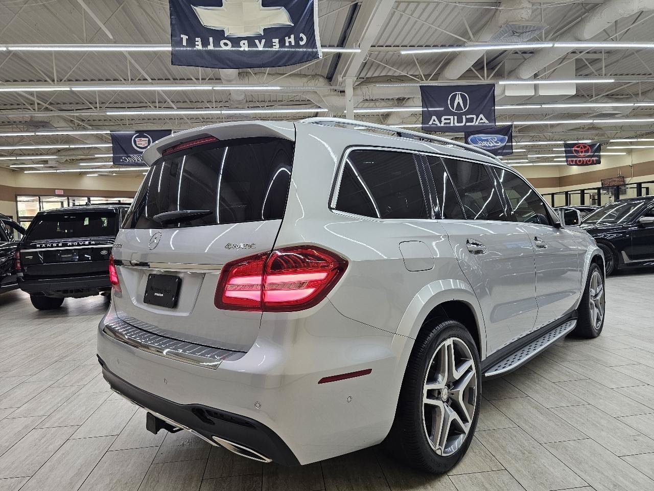 Used 2017 Mercedes-Benz GLS 550 4MATIC image 6