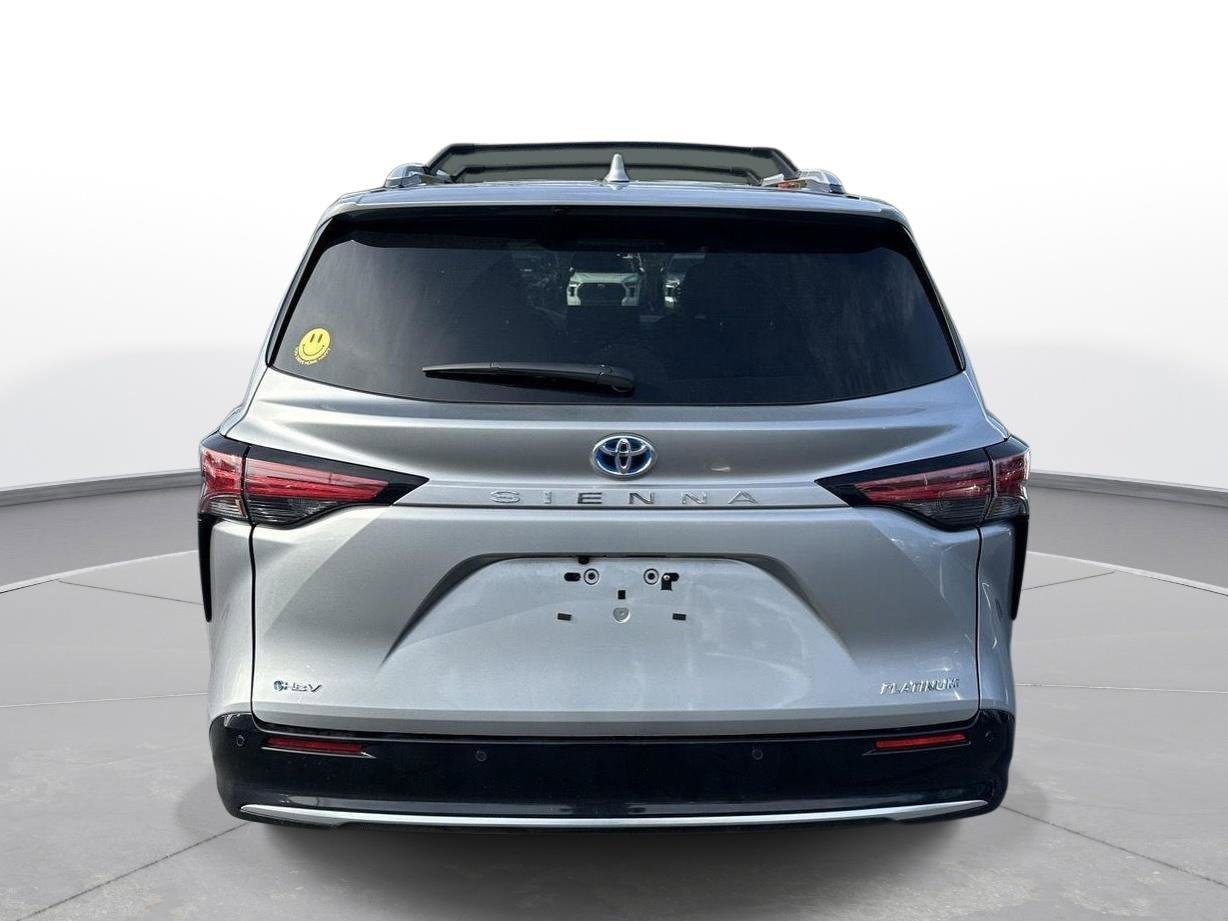 Certified 2025 Toyota Sienna Platinum image 7