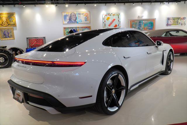 Used 2024 Porsche Taycan Turbo image 10