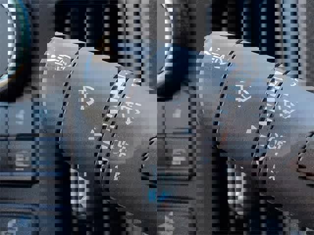 Used 2024 Chevrolet Silverado 1500 Custom image 25