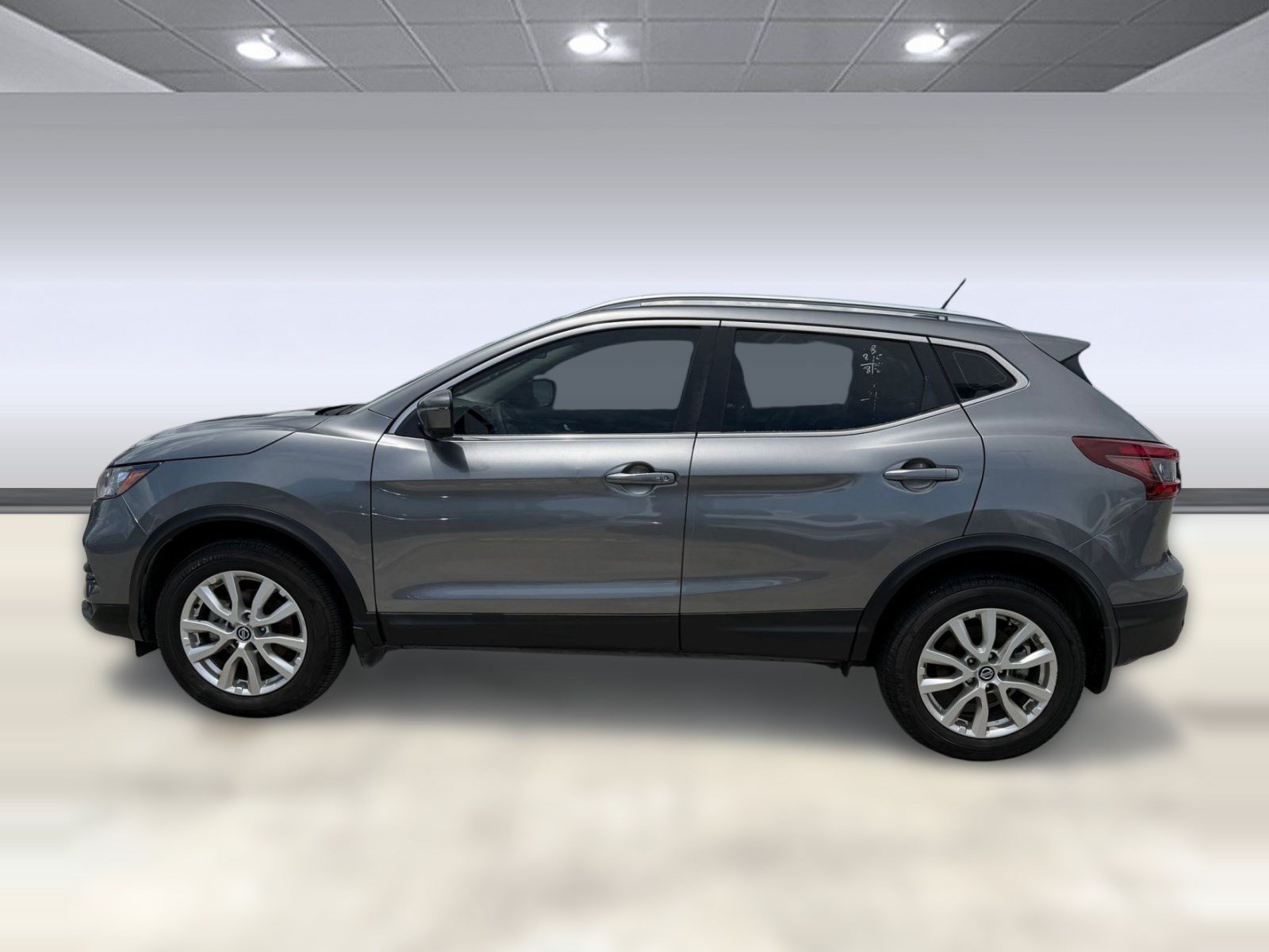 Used 2021 Nissan Rogue Sport SV w/ Technology Package FWD image 2