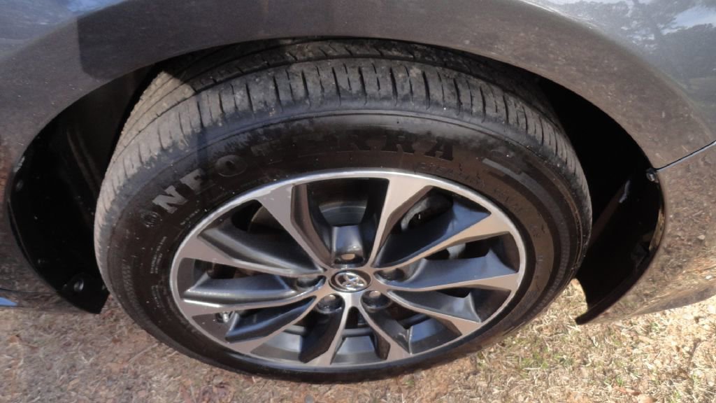 Used 2018 Toyota Avalon XLE image 25