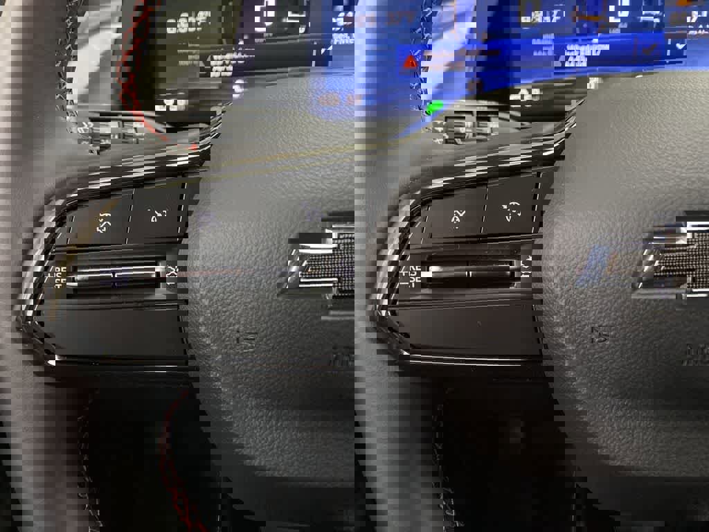 Used 2024 Chevrolet Equinox EV RS image 21