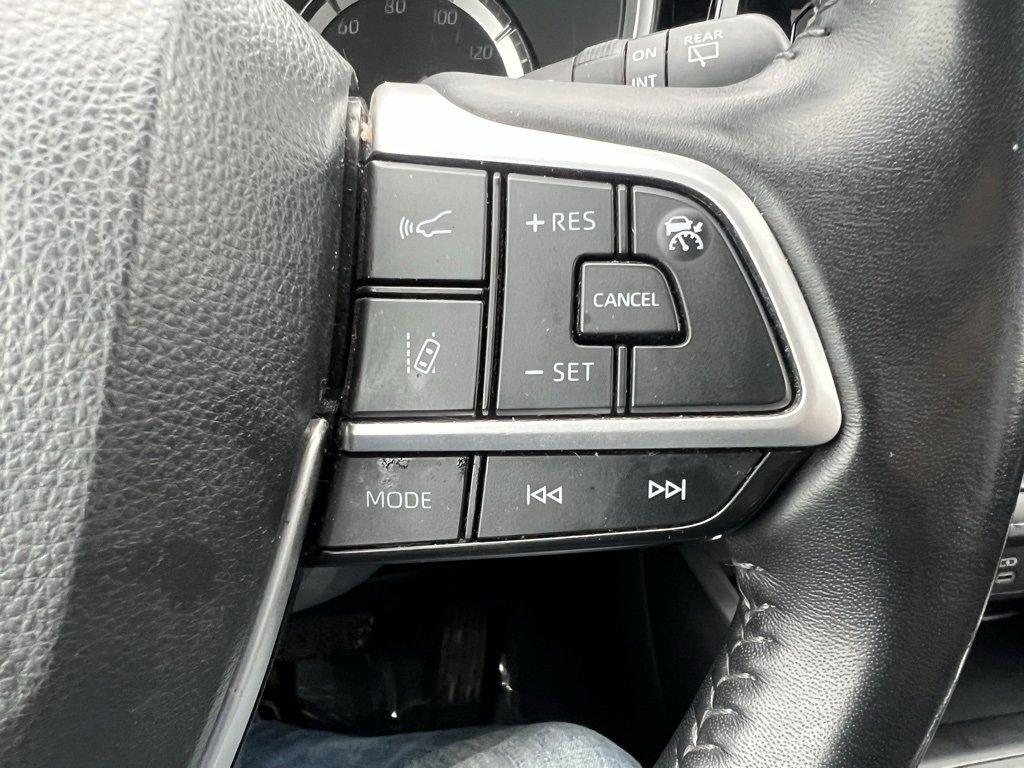 Used 2022 Toyota Highlander XLE image 29