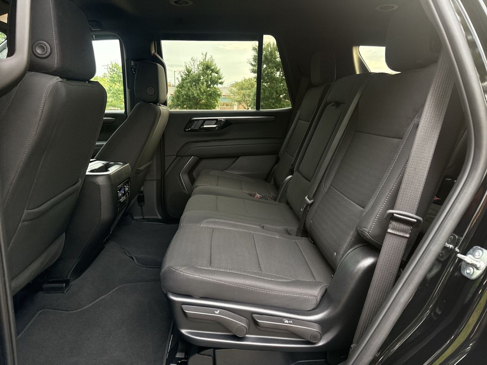 Used 2025 Chevrolet Tahoe LS AWD/4WD image 22