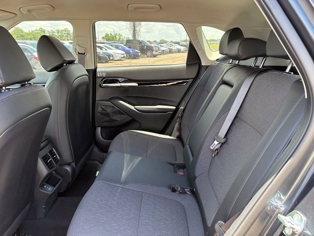 New 2026 Kia Seltos S FWD image 11