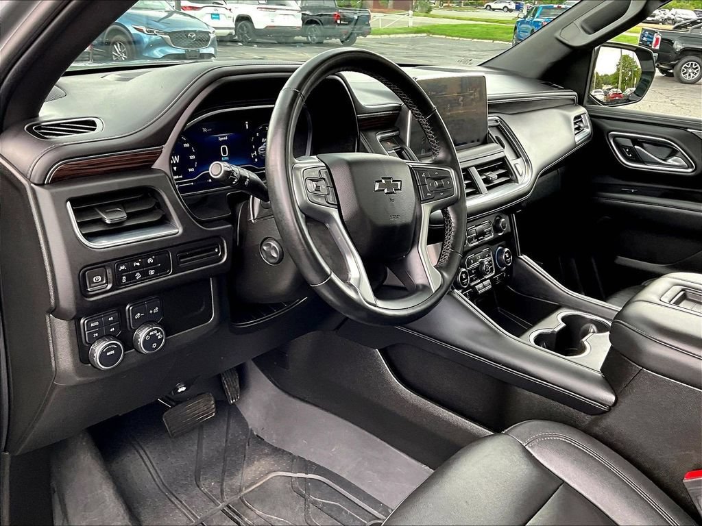 Used 2023 Chevrolet Tahoe Z71 w/ Luxury Package AWD/4WD image 8