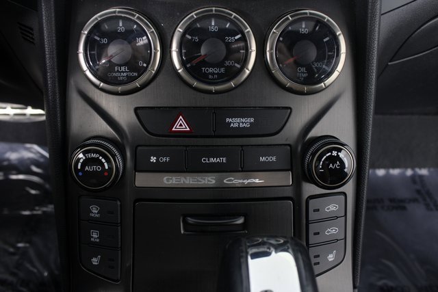 Used 2013 Hyundai Genesis 3.8 image 5