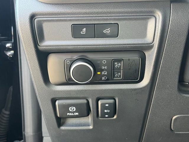 Used 2024 Ford Expedition Max XLT image 6