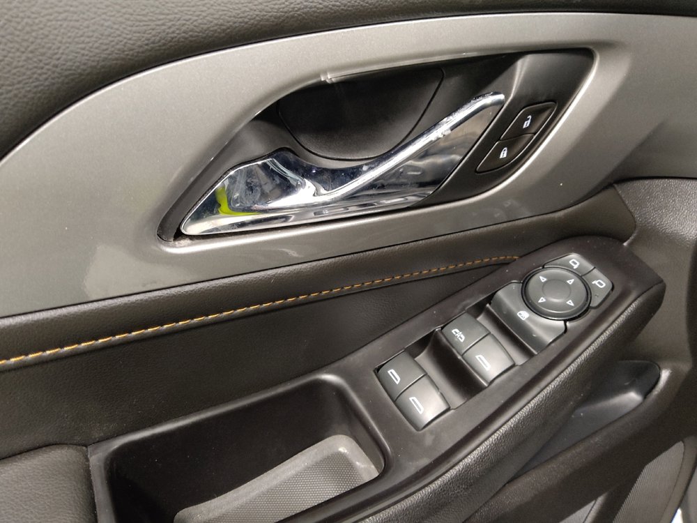Used 2020 Chevrolet Traverse LT image 27