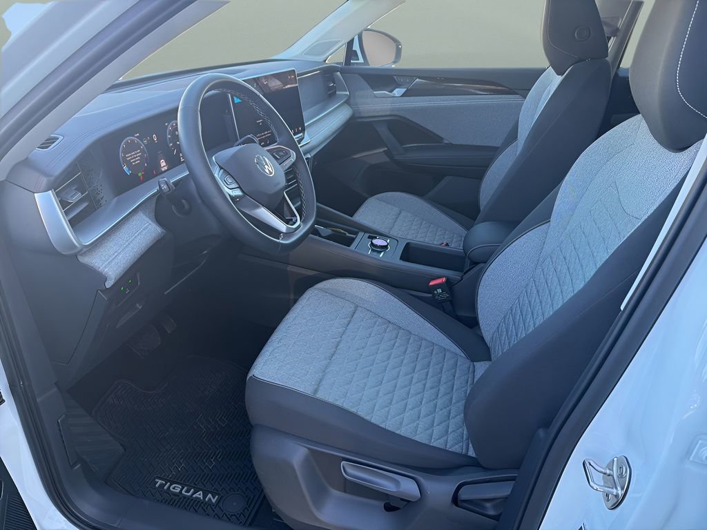 Used 2025 Volkswagen Tiguan S image 15