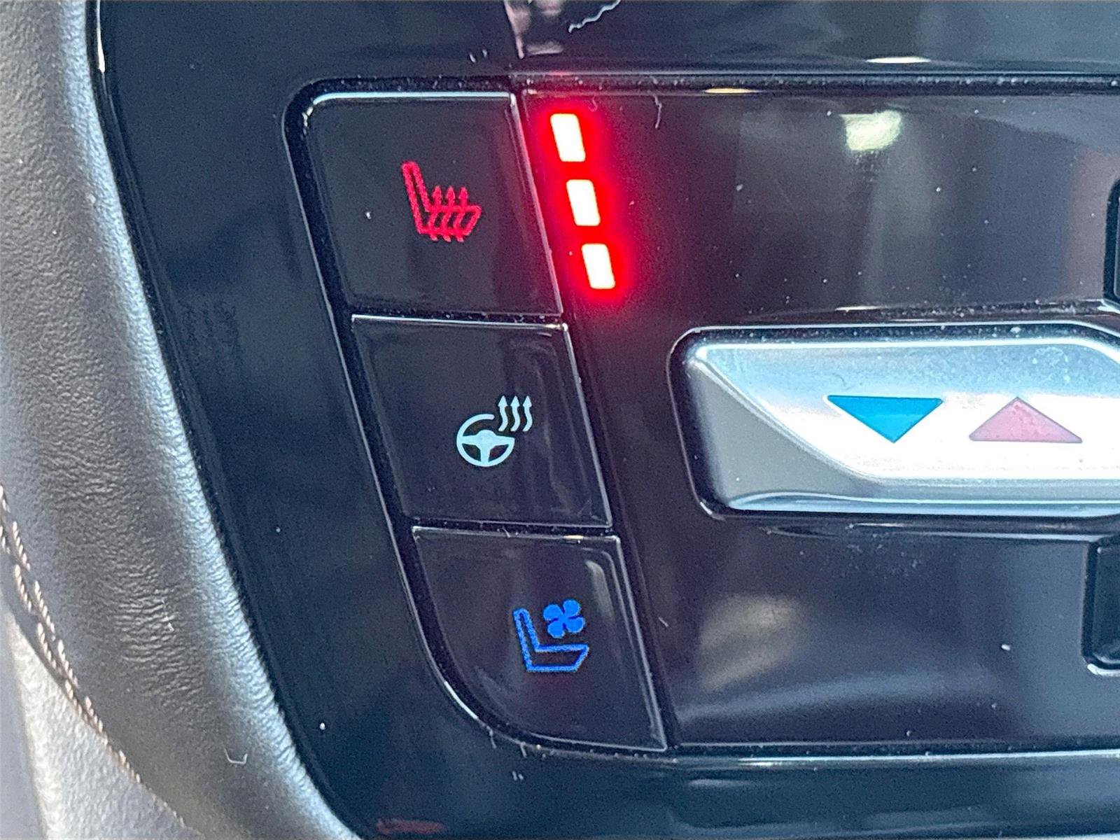 Used 2021 Ford Explorer King Ranch w/ Premium Technology Package RWD image 23