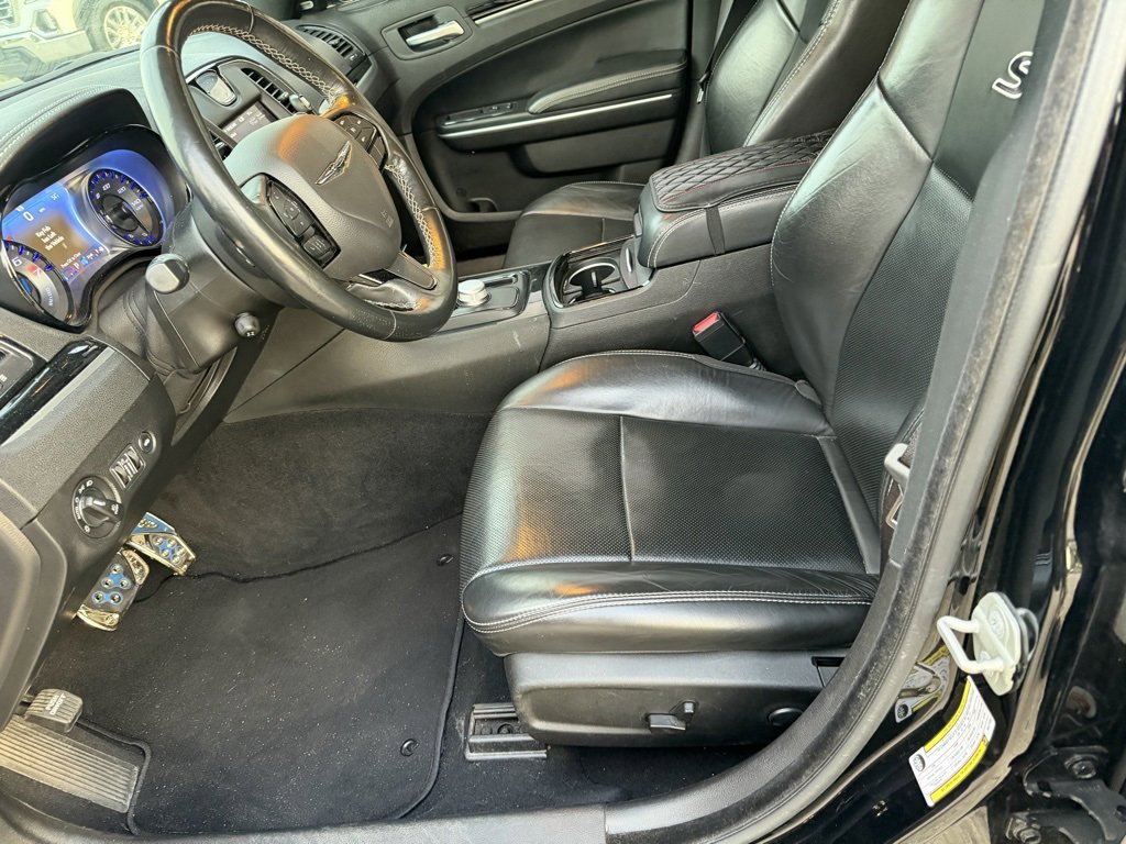 Used 2022 Chrysler 300 S w/ Comfort Group image 7