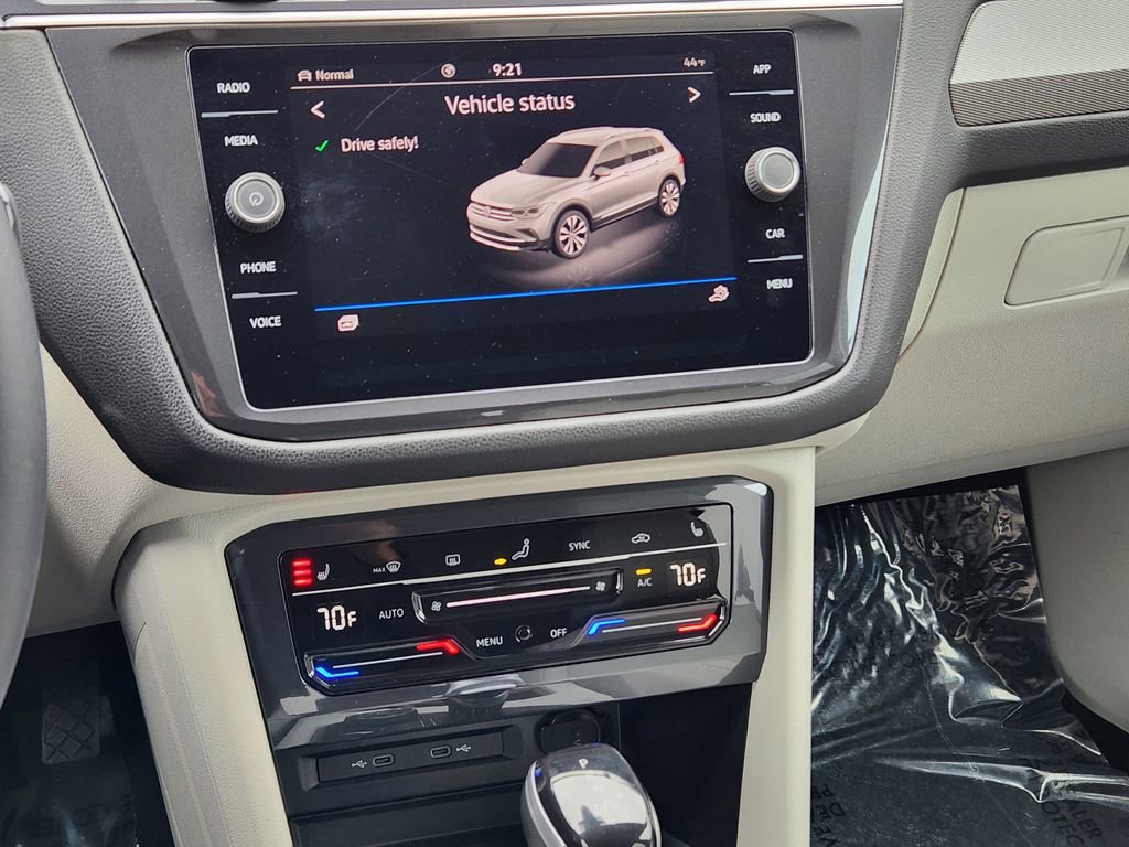 Used 2024 Volkswagen Tiguan SE image 15