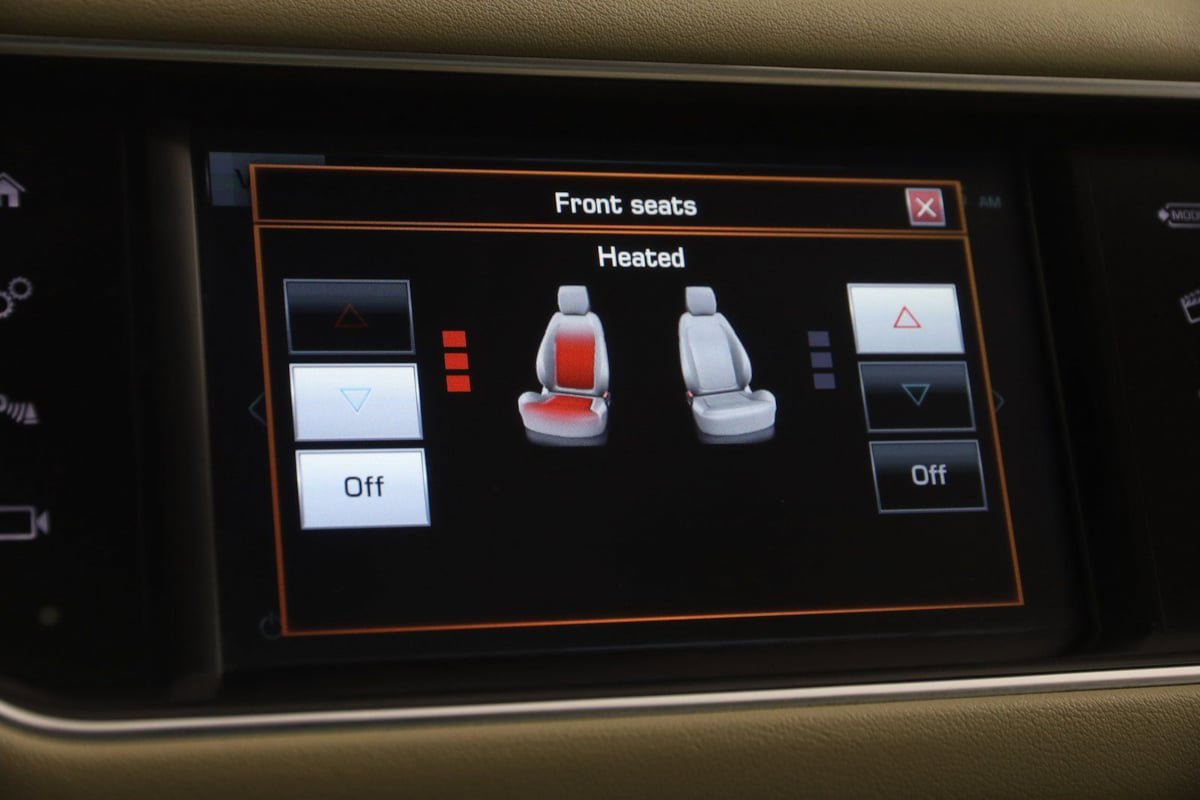 Used 2016 Land Rover Range Rover Sport SE image 8