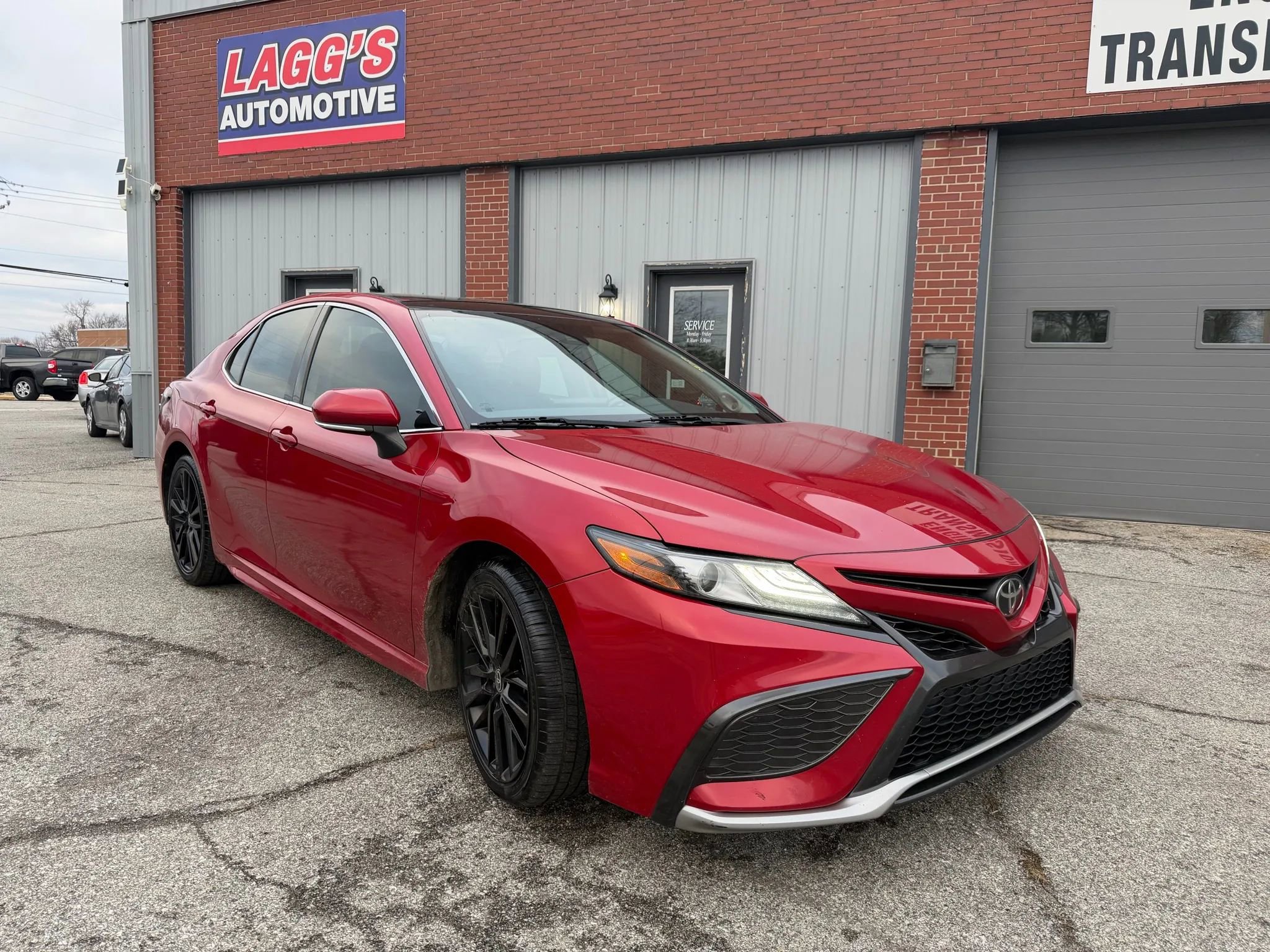Used 2021 Toyota Camry XSE image 1