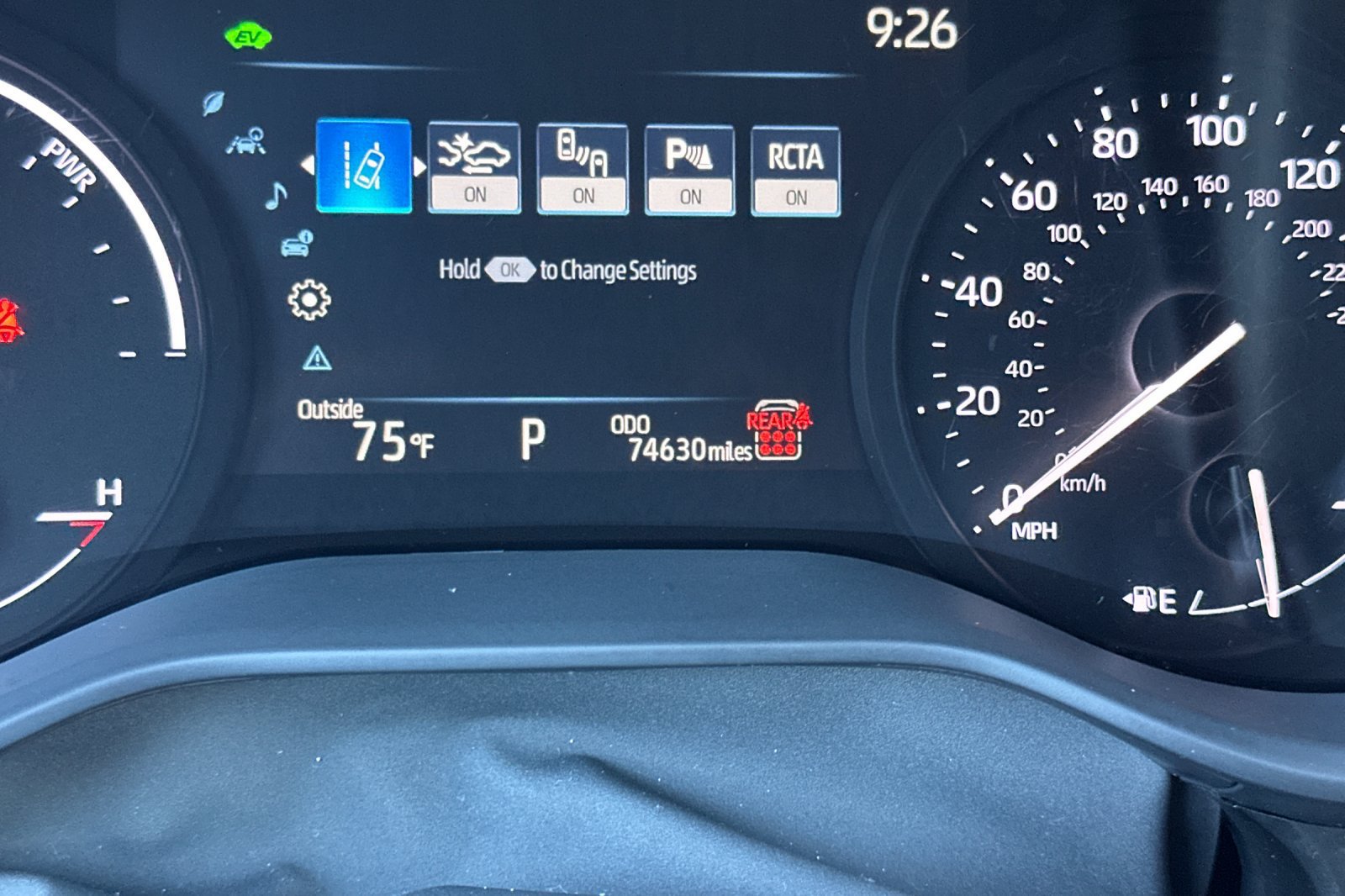 Certified 2025 Toyota Sienna XLE FWD image 30