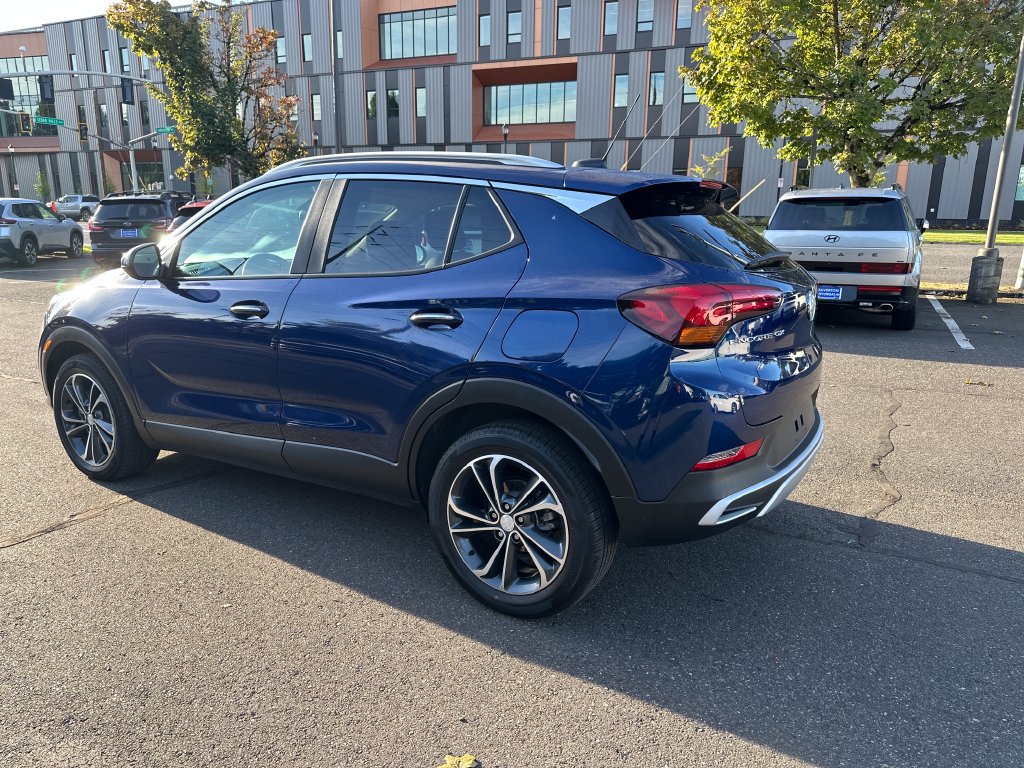 Used 2023 Buick Encore GX Select w/ Safety Package II FWD image 4