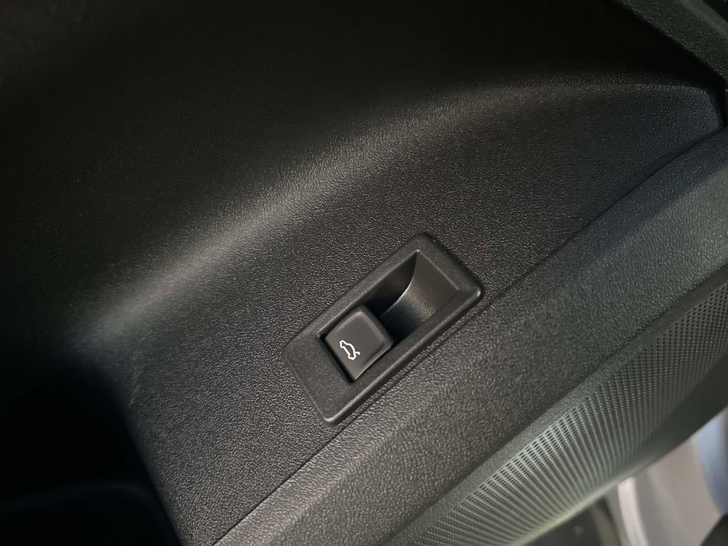 New 2025 Audi Q5 Prestige image 12