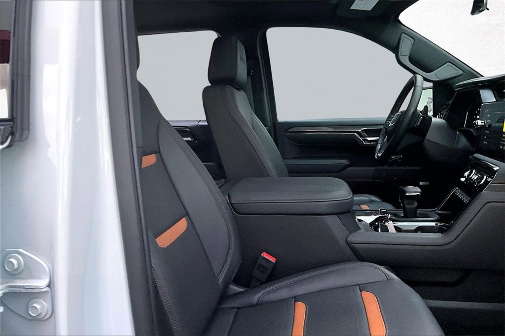 Used 2025 GMC Sierra 1500 AT4 w/ AT4 Premium Package image 29