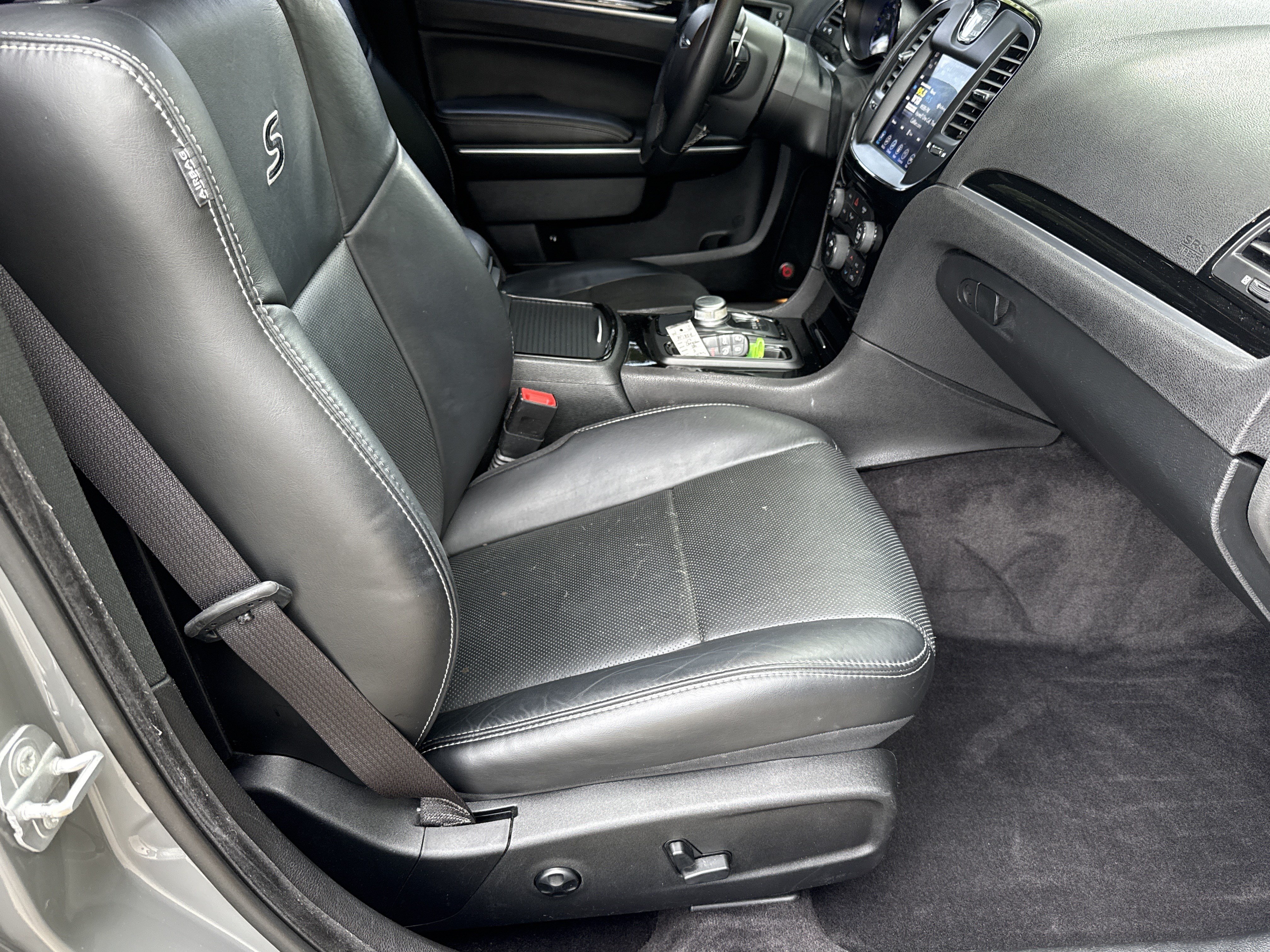 Used 2017 Chrysler 300 S w/ 300S Premium Group 2 RWD image 13