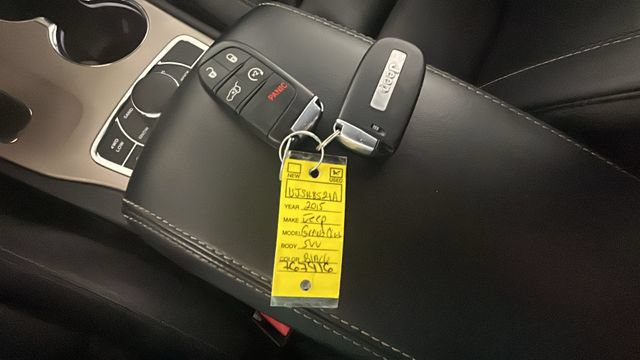 Used 2015 Jeep Grand Cherokee Limited w/ Trailer Tow Group IV AWD/4WD image 22