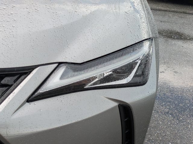 Used 2021 Lexus UX 200 w/ Premium Package FWD image 10